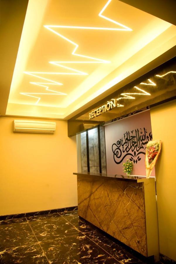 Charyana Hotel Ac Dormitory 아흐메다바드 외부 사진