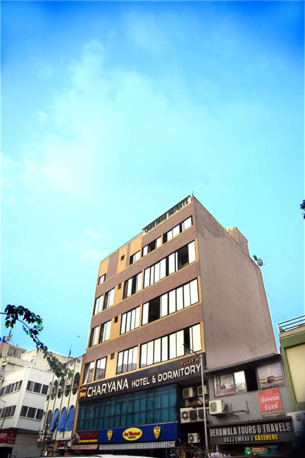 Charyana Hotel Ac Dormitory 아흐메다바드 외부 사진